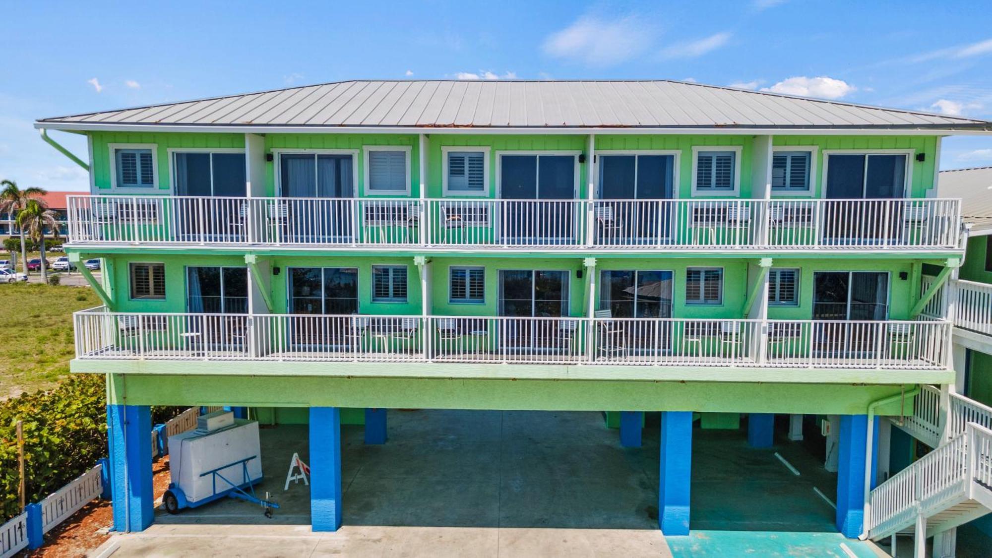 Ocean View Hotel Room With Balcony- King Bed #21 Fort Pierce Zewnętrze zdjęcie